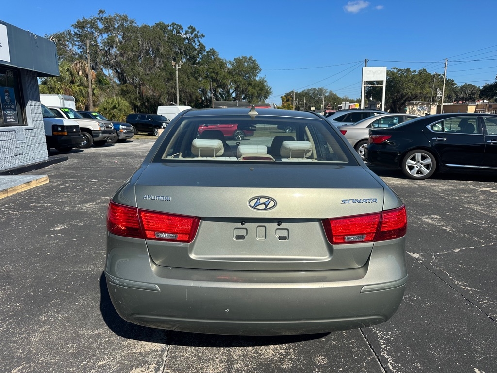 Hyundai Sonata 4dr Sdn I4 Auto GLS 2010