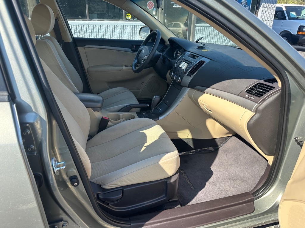 Hyundai Sonata 4dr Sdn I4 Auto GLS 2010