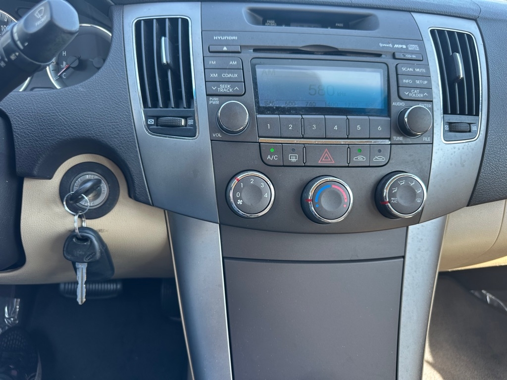 Hyundai Sonata 4dr Sdn I4 Auto GLS 2010