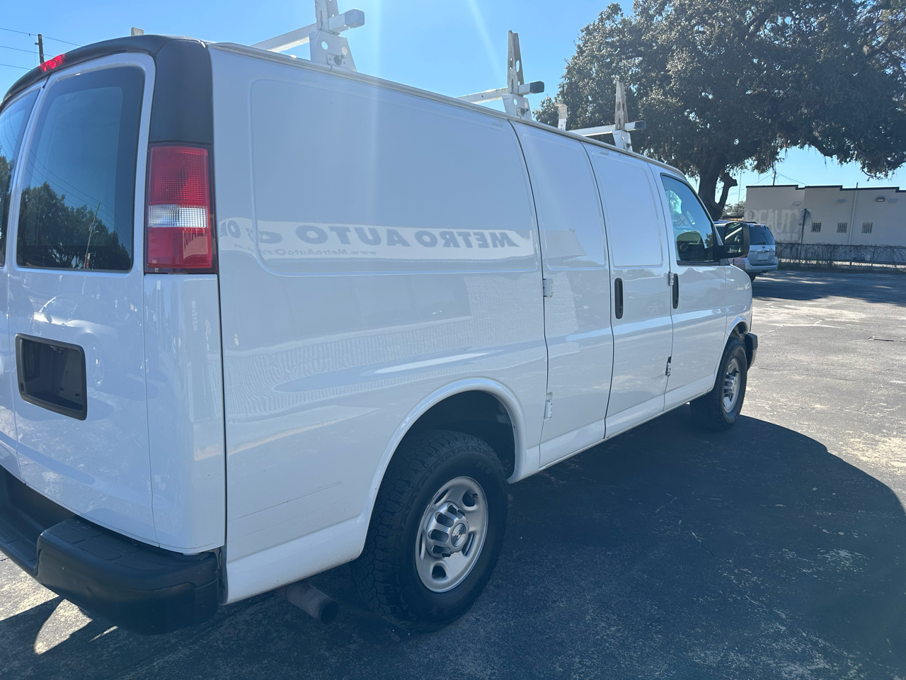 Chevrolet Express Cargo Van 2500 135" WB RWD 2017