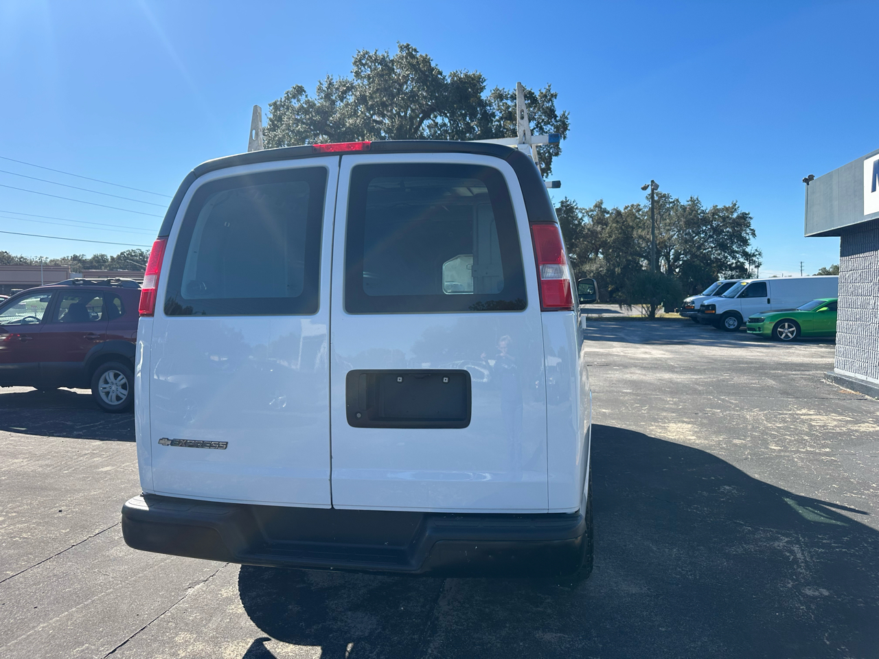 Chevrolet Express Cargo Van 2500 135" WB RWD 2017