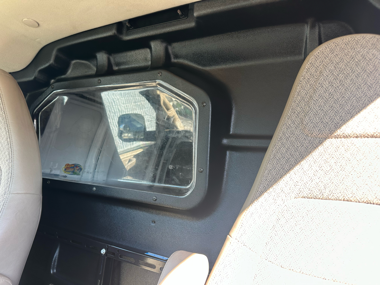 Chevrolet Express Cargo Van 2500 135" WB RWD 2017