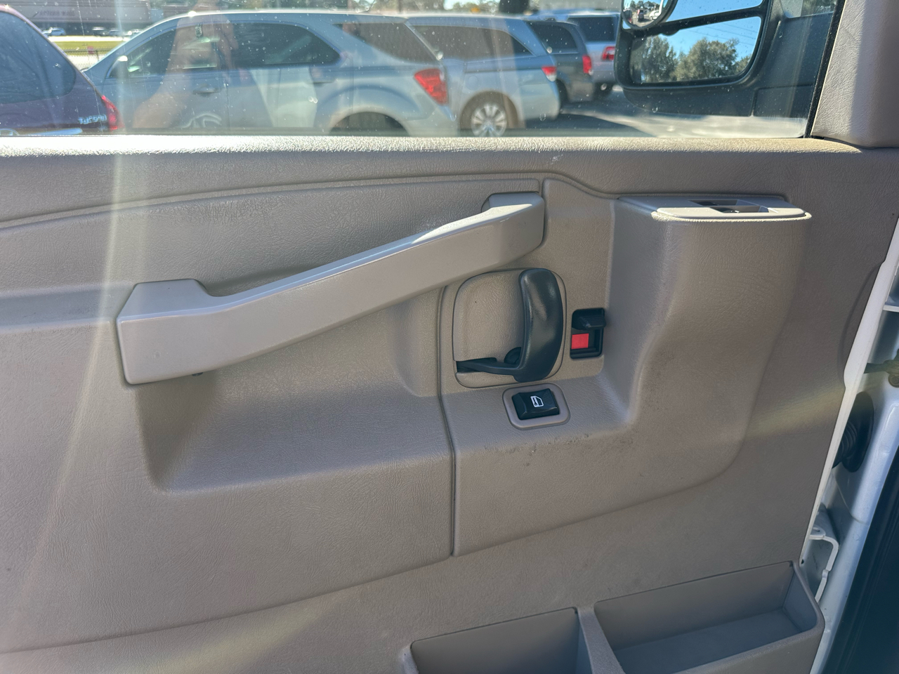 Chevrolet Express Cargo Van 2500 135" WB RWD 2017