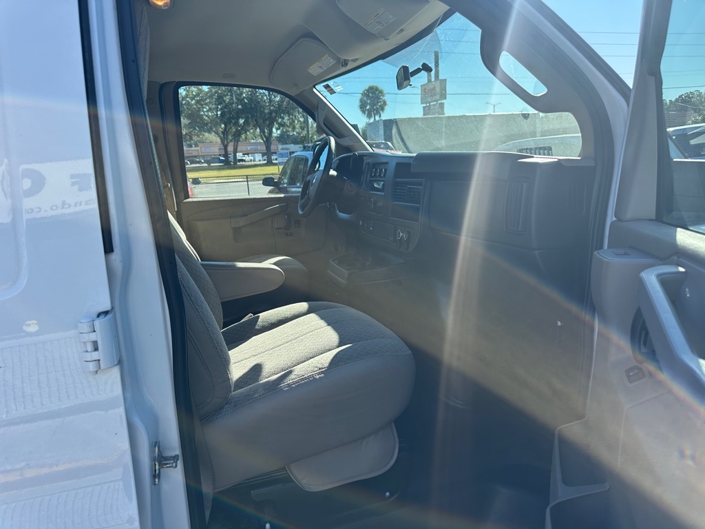 Chevrolet Express Cargo Van 2500 135" WB RWD 2017