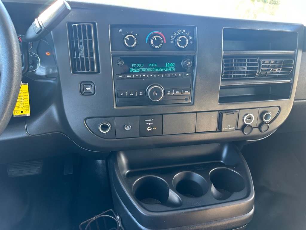 Chevrolet Express Cargo Van 2500 135" WB RWD 2017