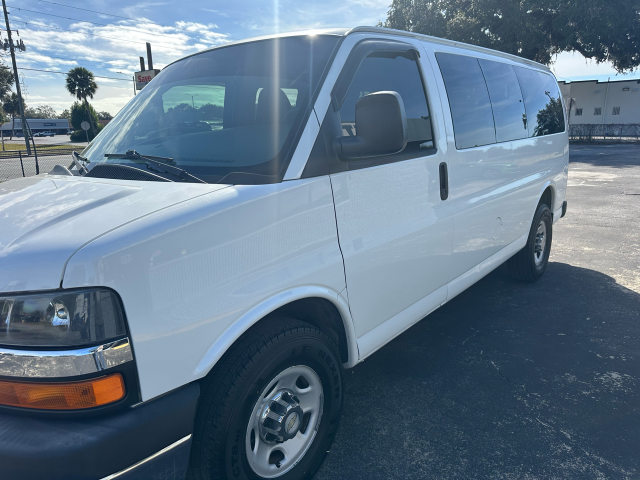 Chevrolet Express Passenger 3500 135" WB RWD 2011