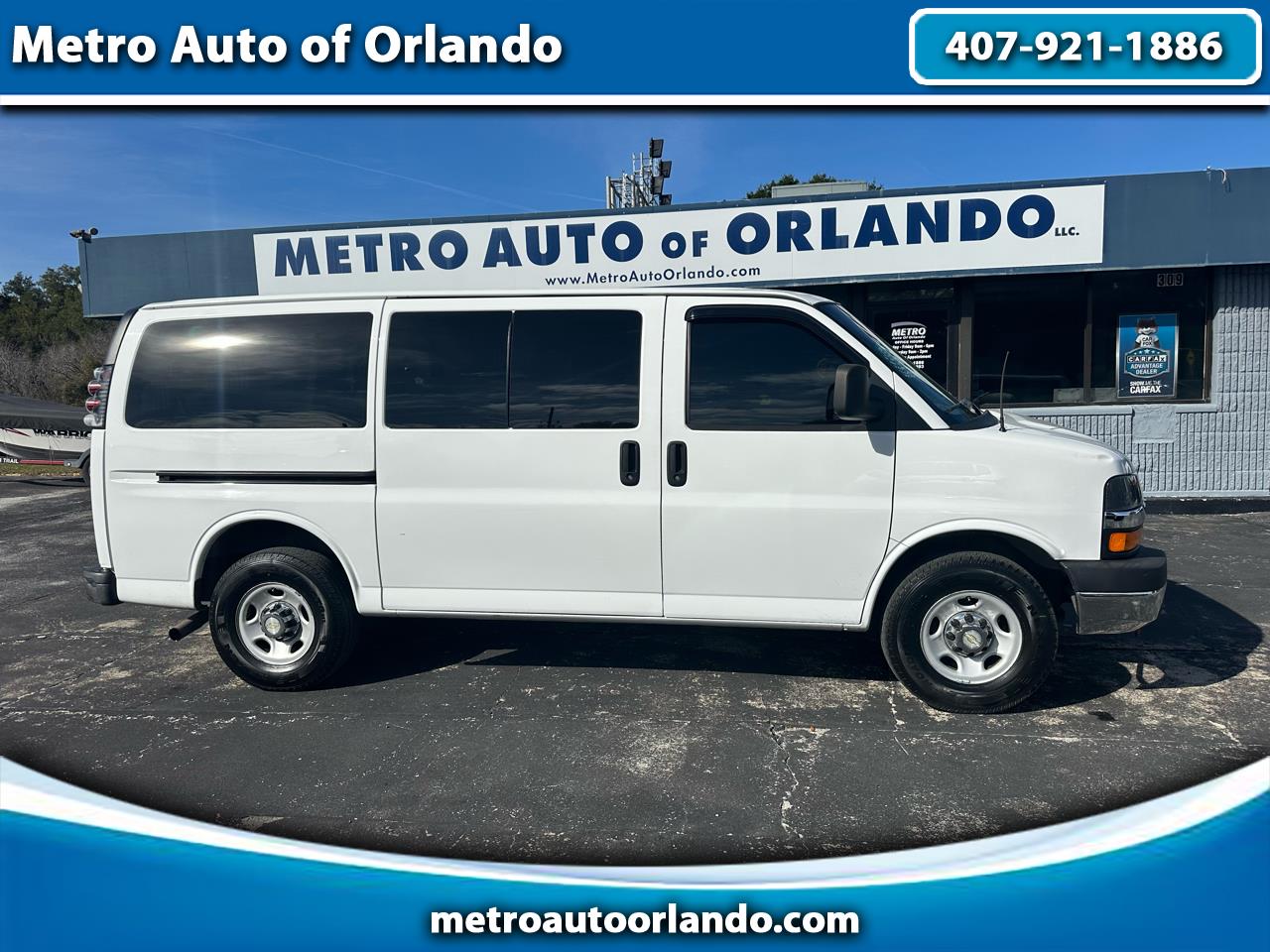 2011 Chevrolet Express Passenger 3500 135" WB RWD