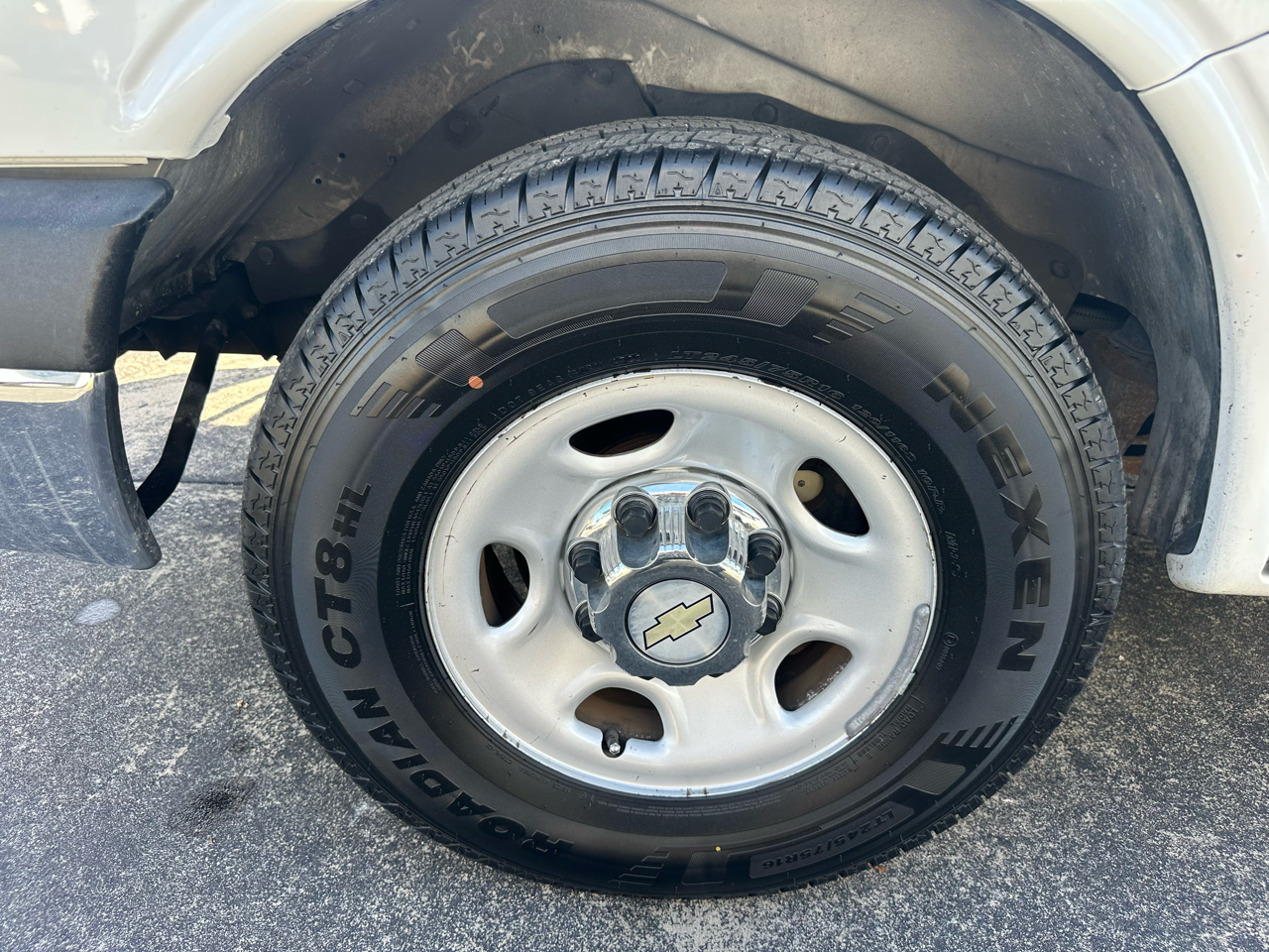 Chevrolet Express Passenger 3500 135" WB RWD 2011