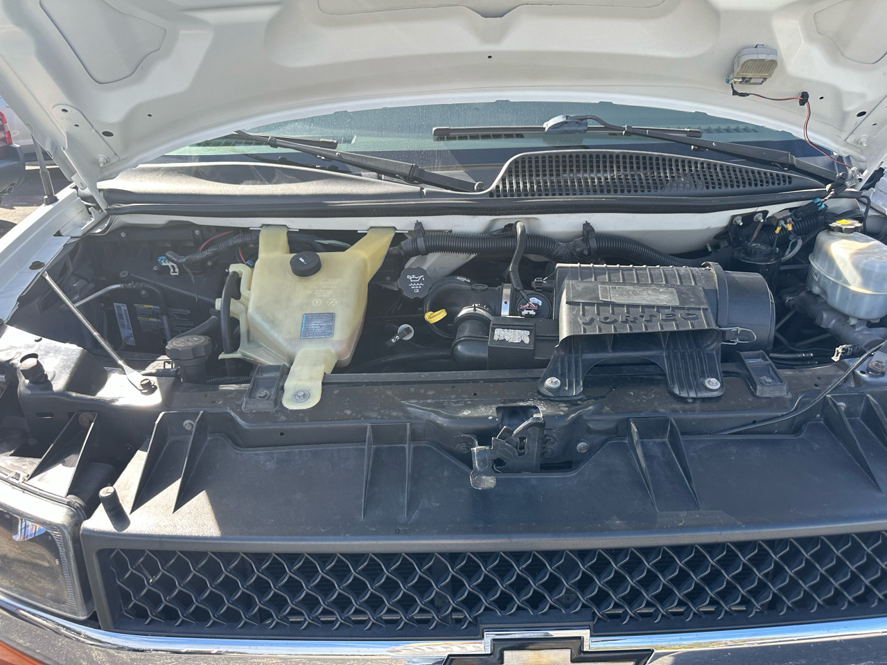 Chevrolet Express Passenger 3500 135" WB RWD 2011