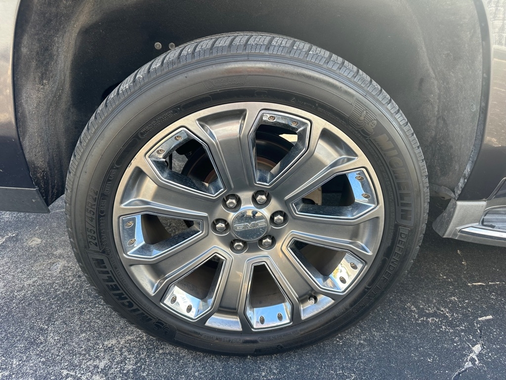 GMC Yukon XL 2WD 4dr Denali 2015