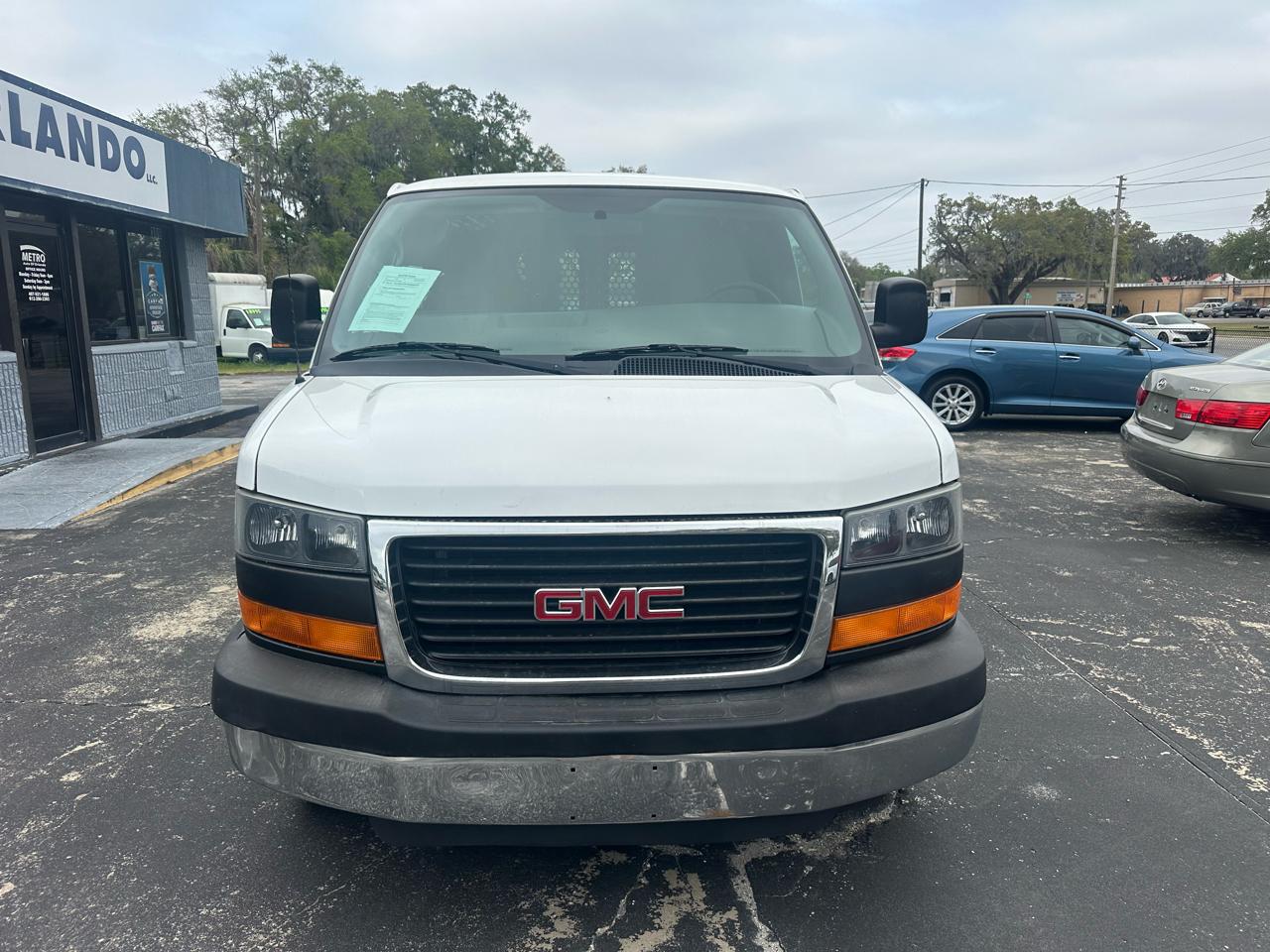 GMC Savana Cargo Van RWD 2500 135" 2015