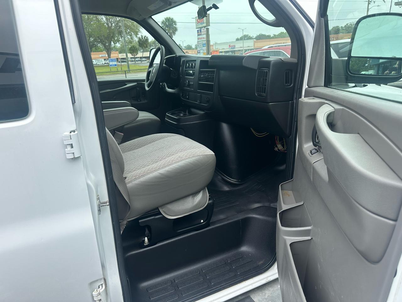 GMC Savana Cargo Van RWD 2500 135" 2015