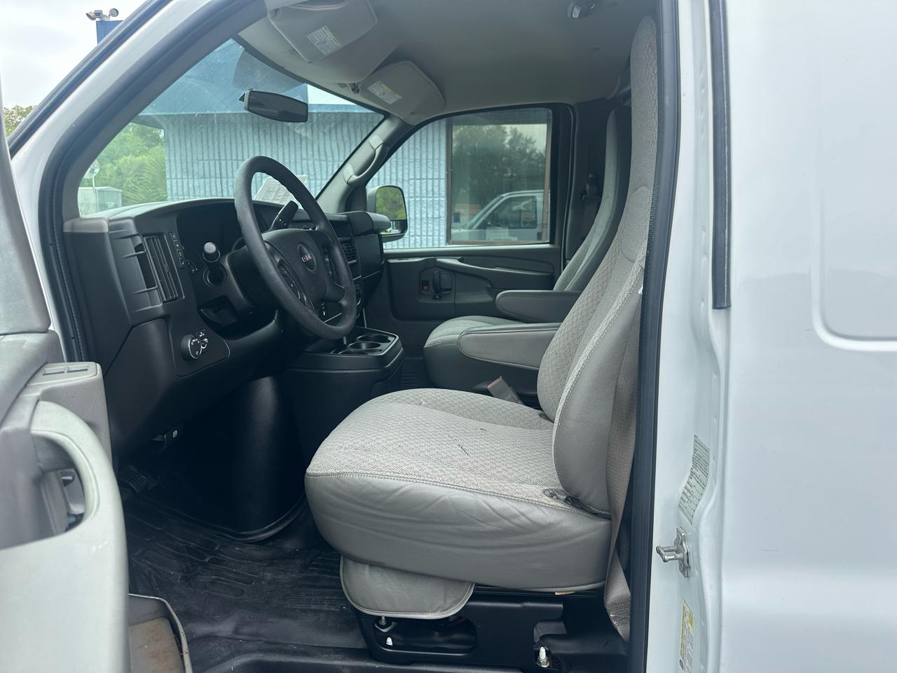 GMC Savana Cargo Van RWD 2500 135" 2015