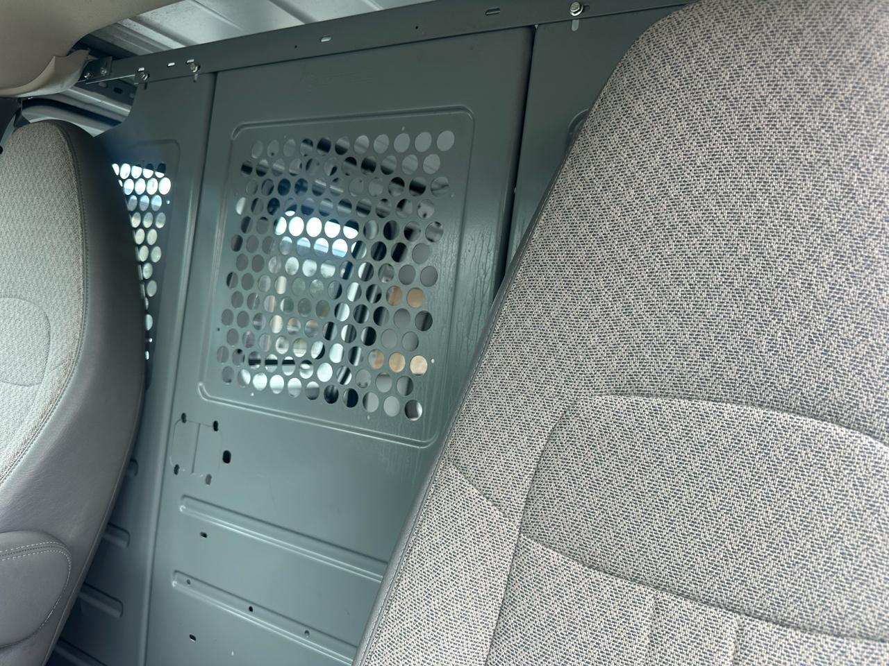 GMC Savana Cargo Van RWD 2500 135" 2015