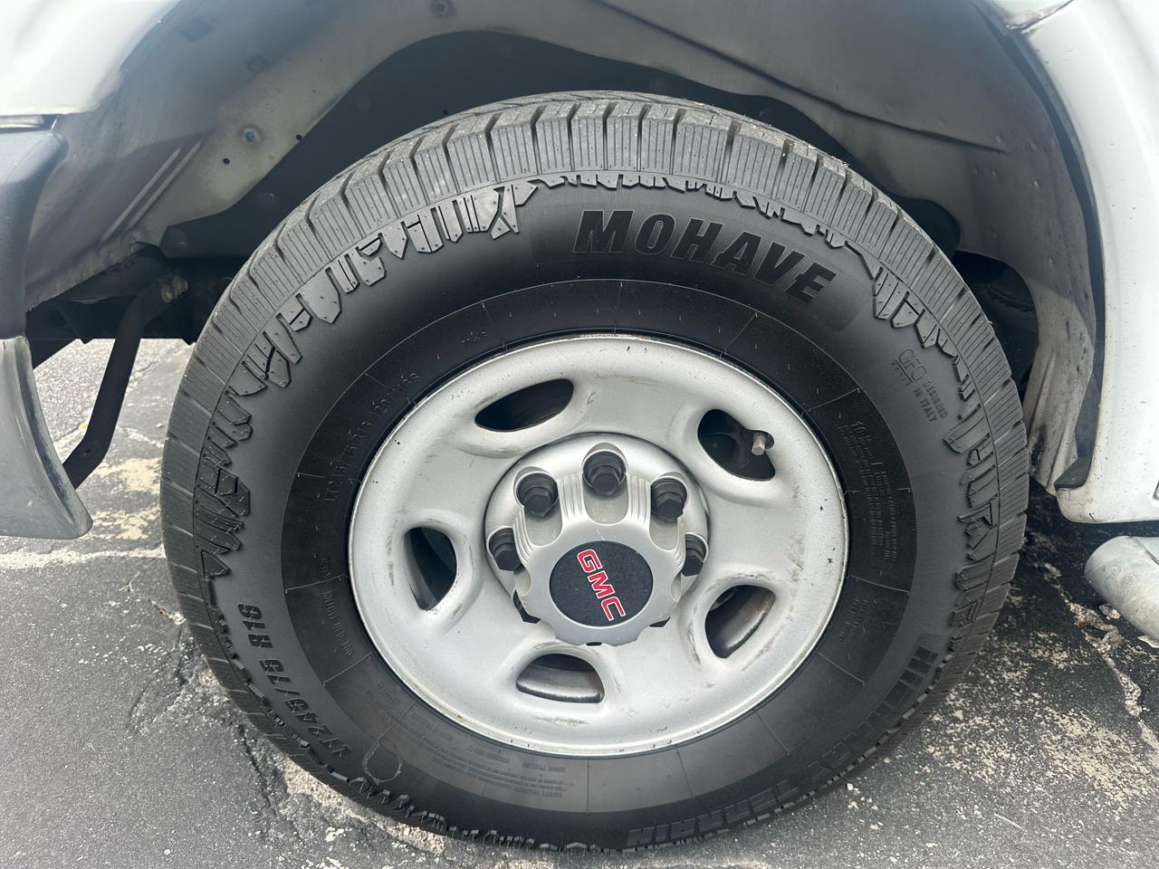 GMC Savana Cargo Van RWD 2500 135" 2015