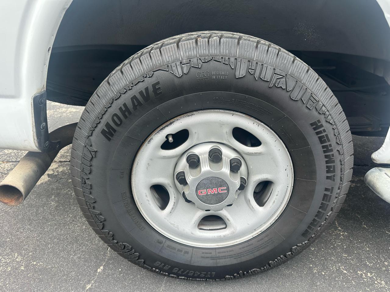 GMC Savana Cargo Van RWD 2500 135" 2015