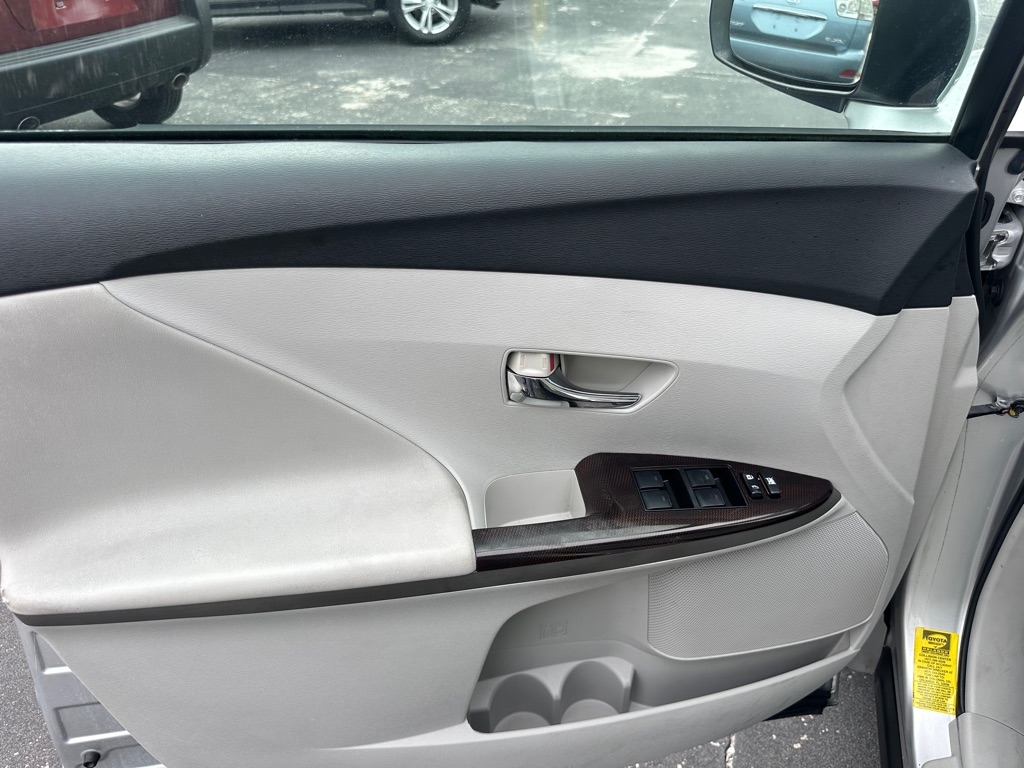 Toyota Venza 4dr Wgn I4 FWD (Natl) 2009