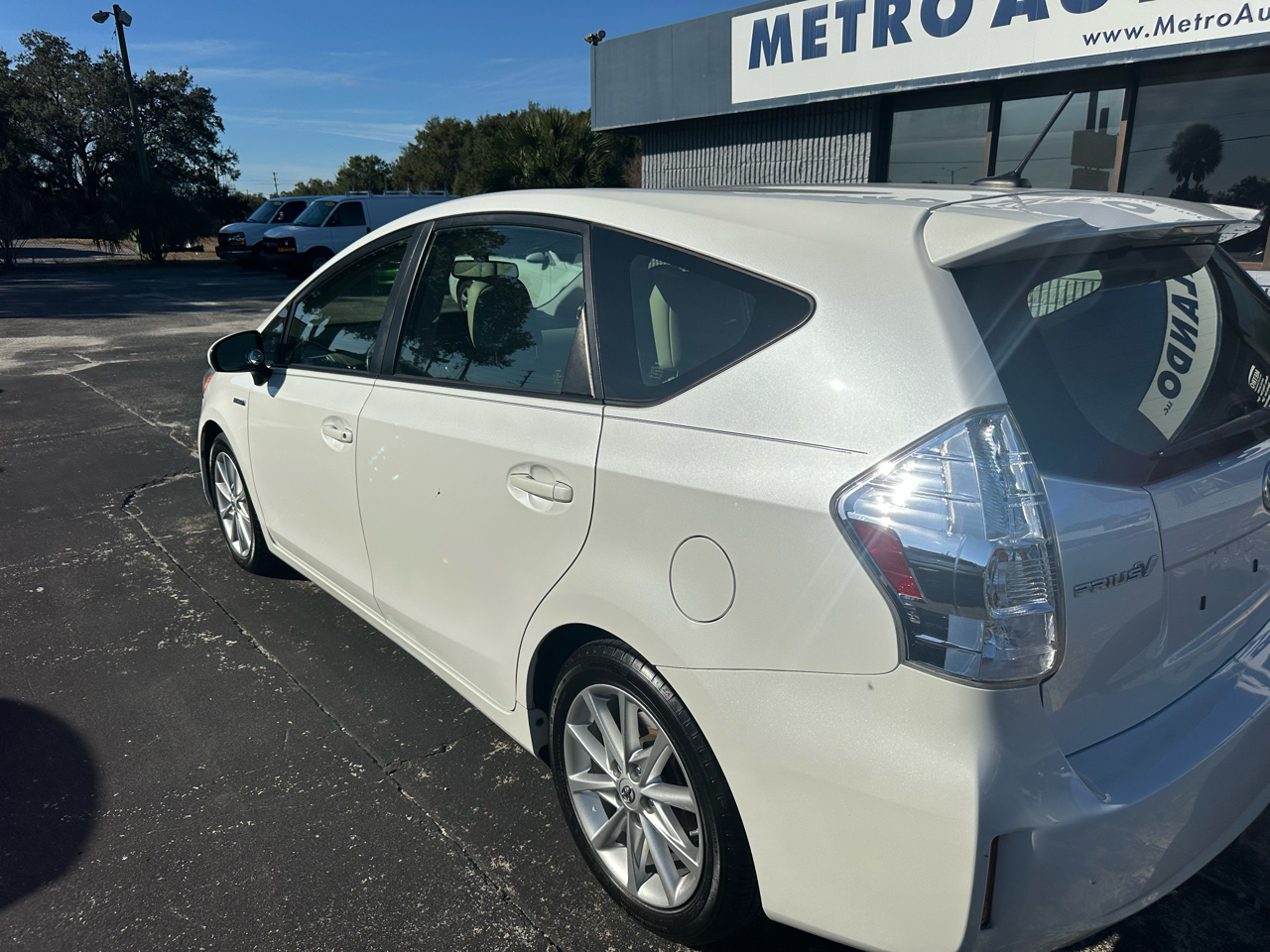 Toyota Prius V Five 2013