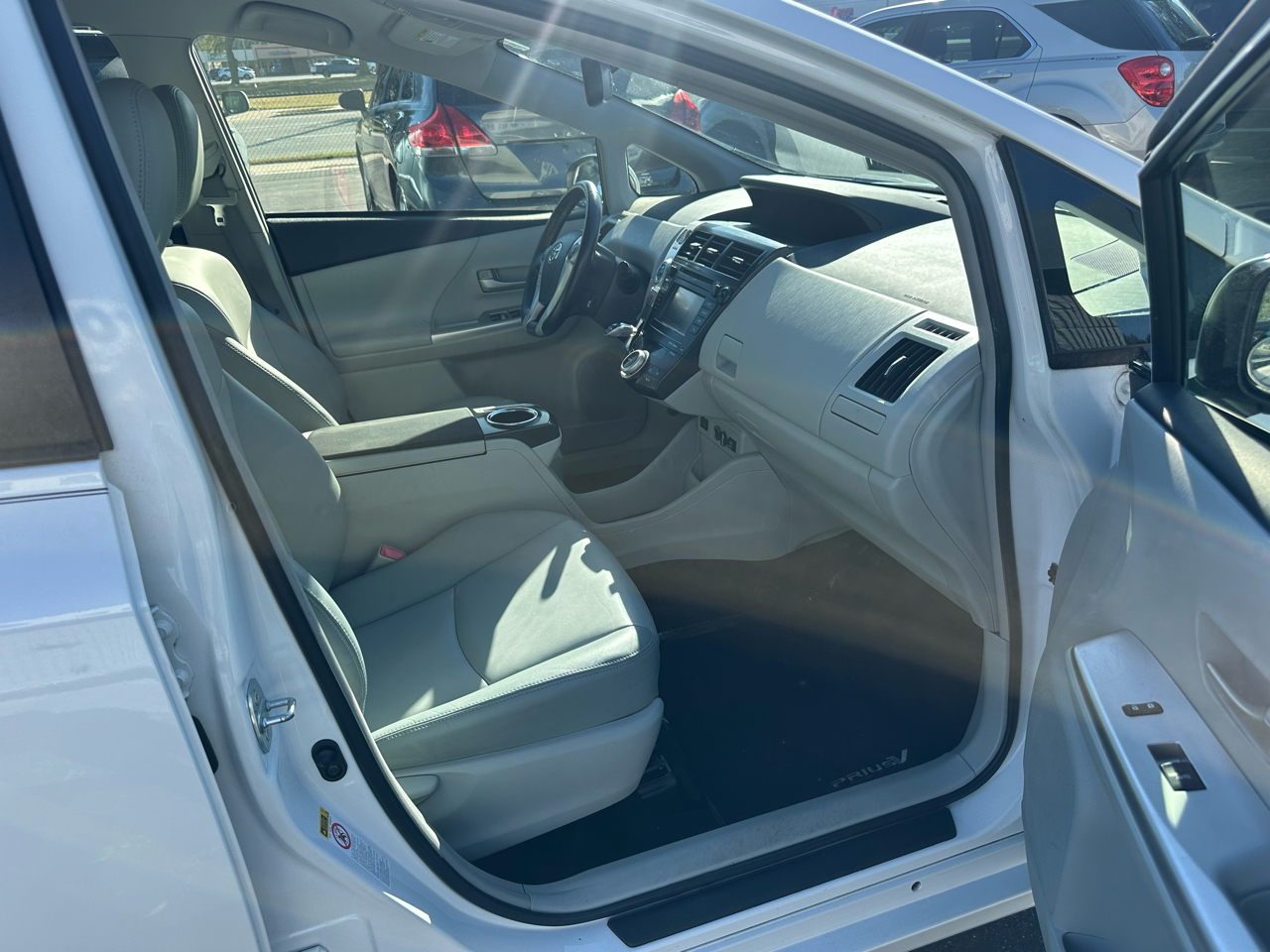 Toyota Prius V Five 2013