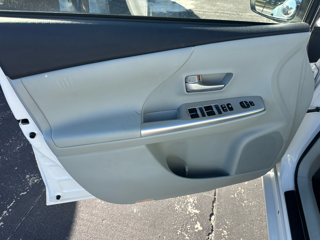 Toyota Prius V Five 2013