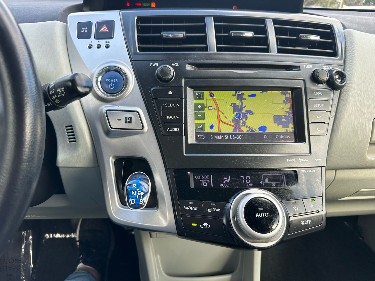 Toyota Prius V Five 2013