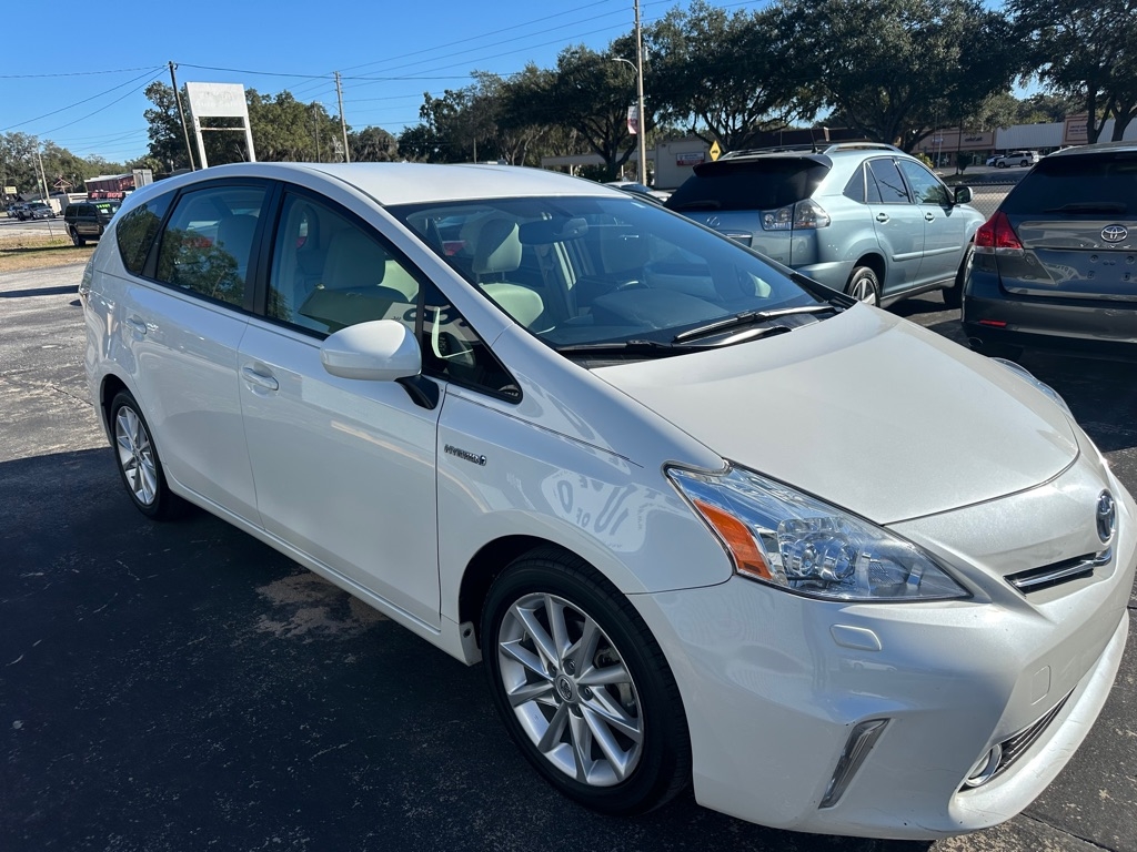 Toyota Prius V Five 2013