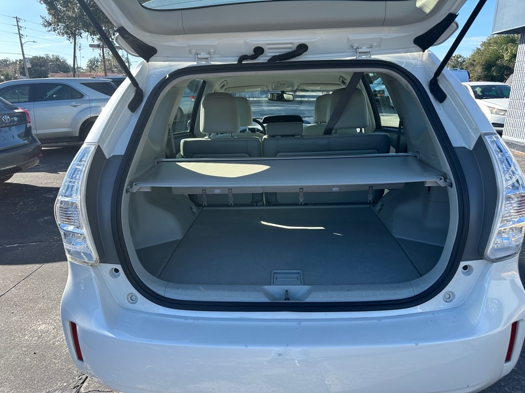 Toyota Prius V Five 2013