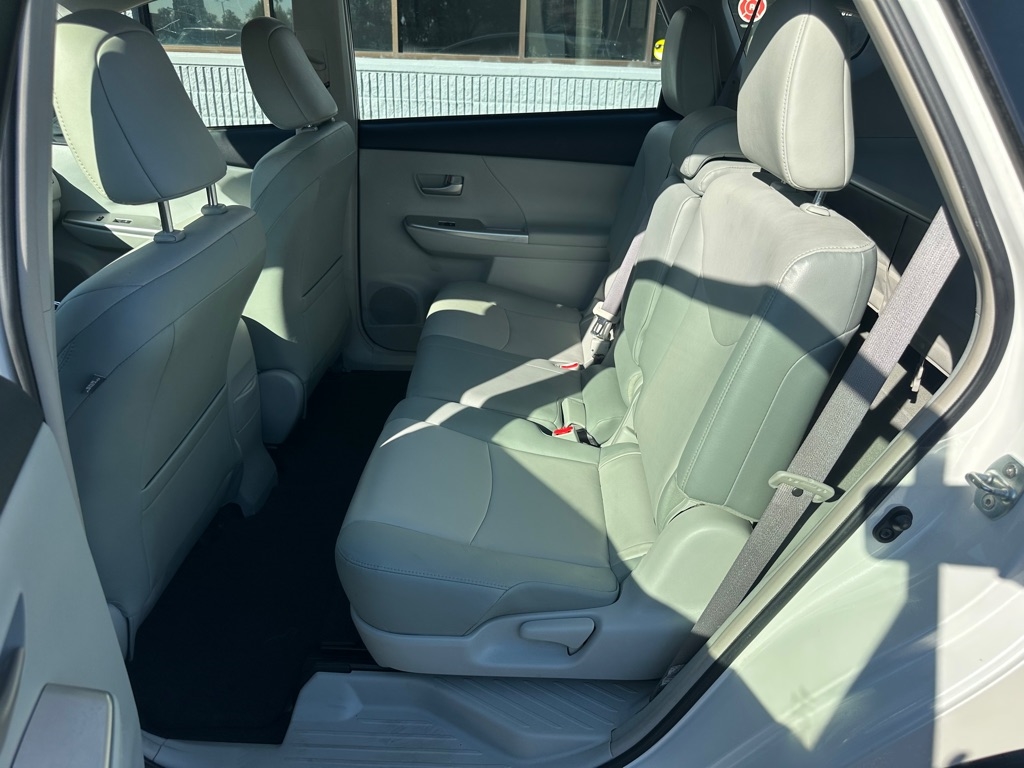 Toyota Prius V Five 2013