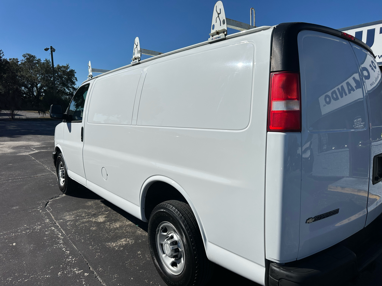 Chevrolet Express Cargo Van 2500 135" WB RWD 2018