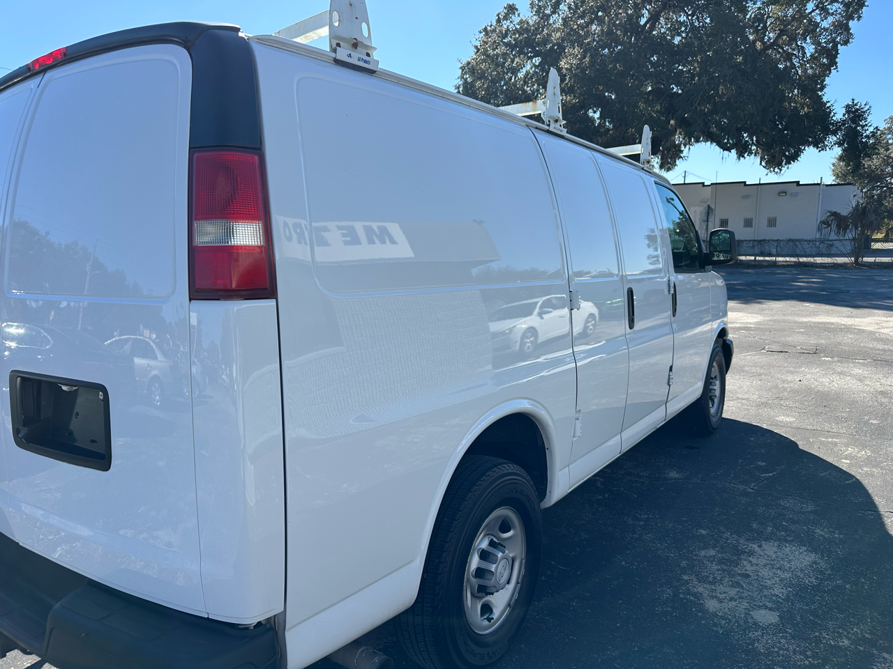 Chevrolet Express Cargo Van 2500 135" WB RWD 2018