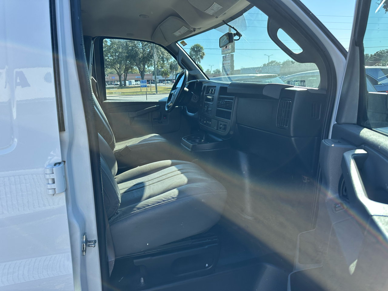 Chevrolet Express Cargo Van 2500 135" WB RWD 2018