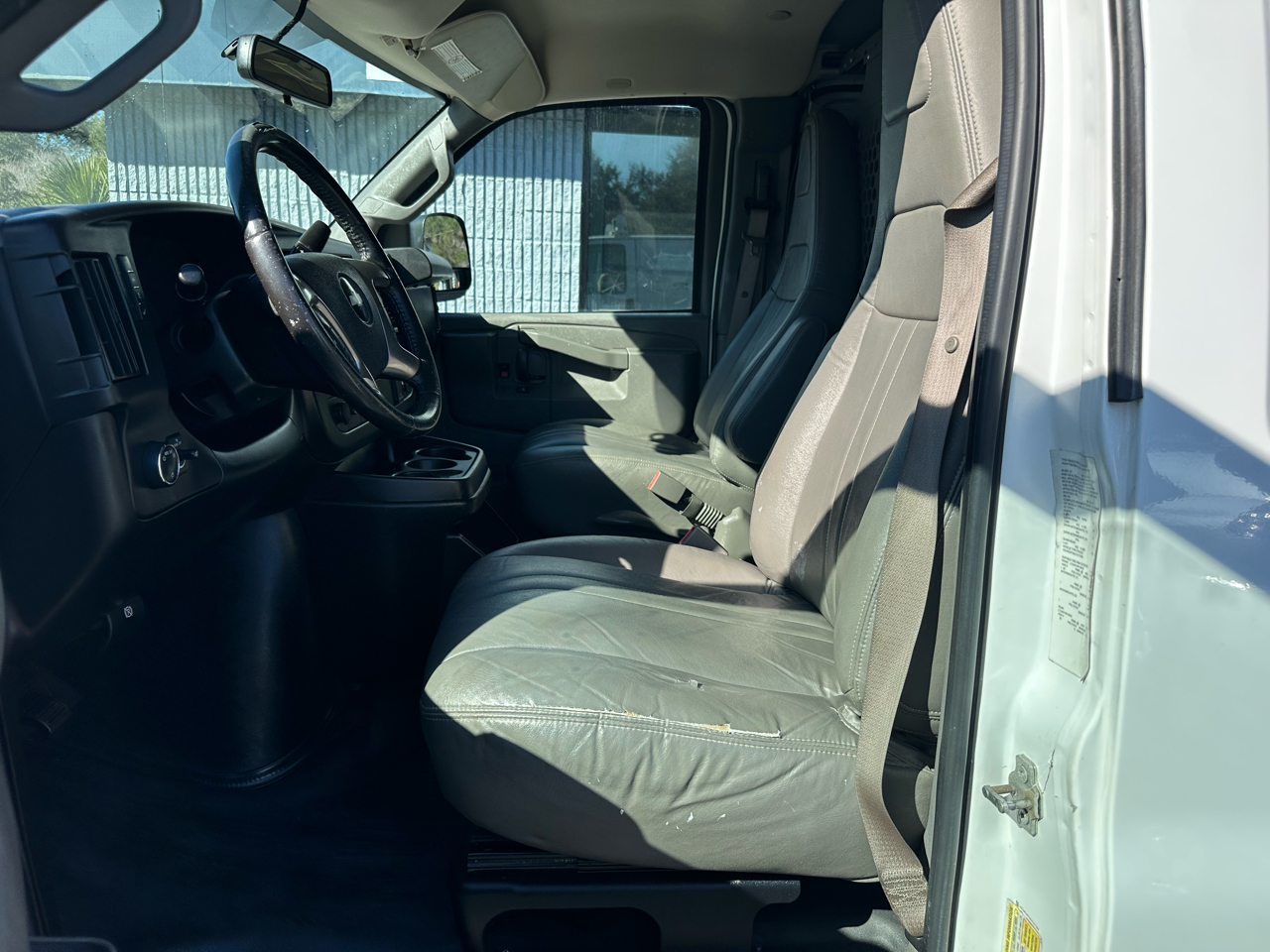 Chevrolet Express Cargo Van 2500 135" WB RWD 2018