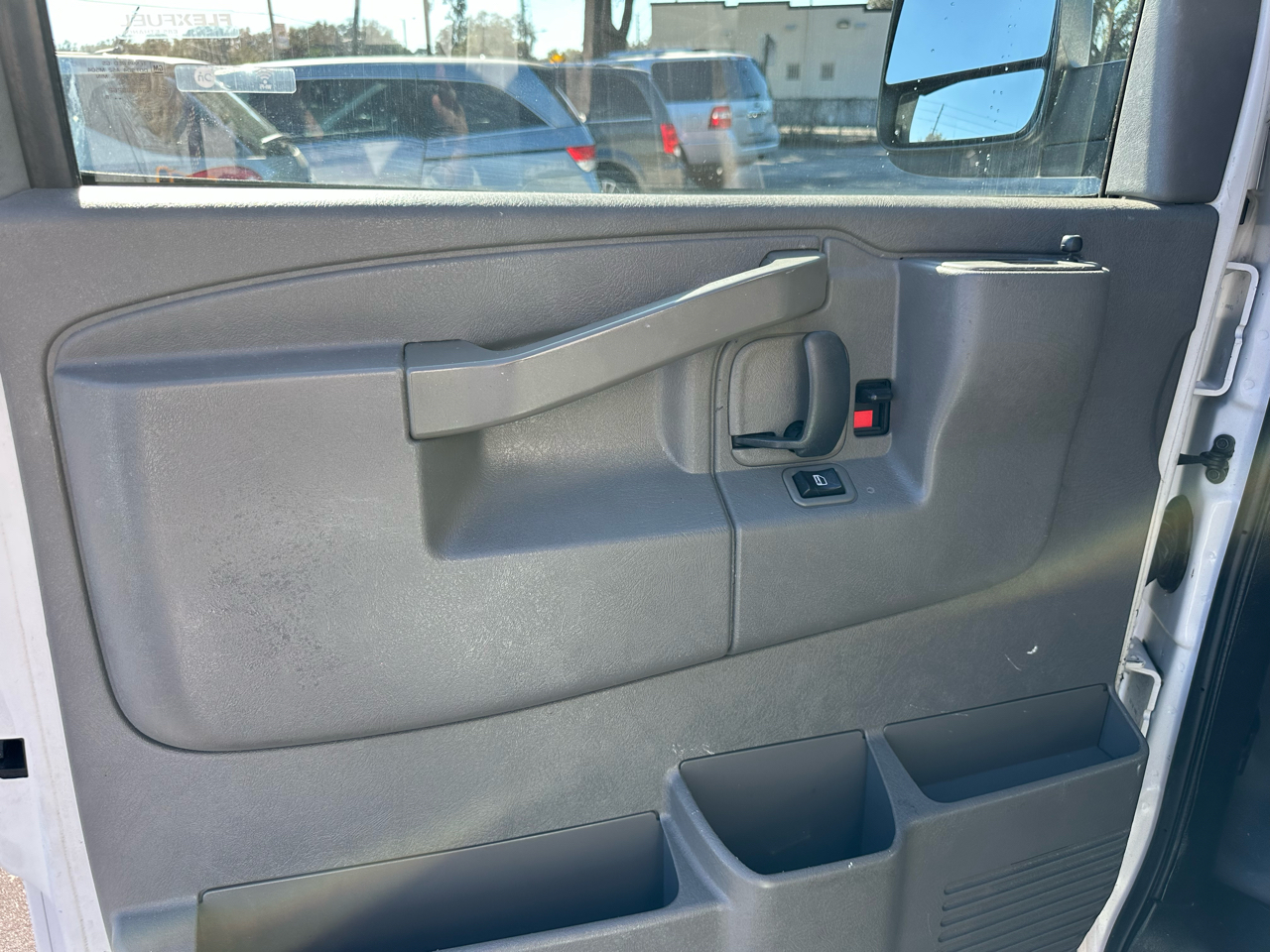 Chevrolet Express Cargo Van 2500 135" WB RWD 2018