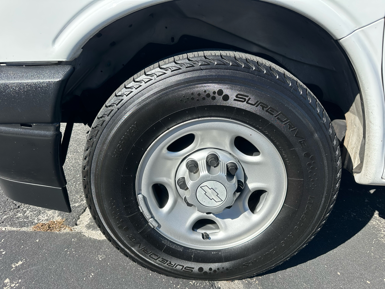 Chevrolet Express Cargo Van 2500 135" WB RWD 2018