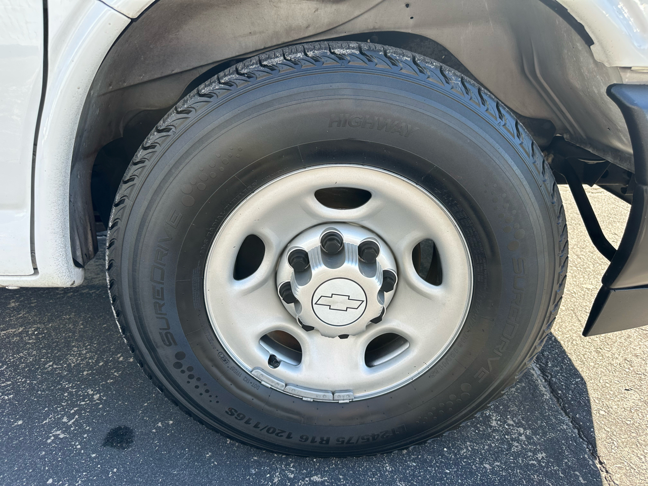 Chevrolet Express Cargo Van 2500 135" WB RWD 2018