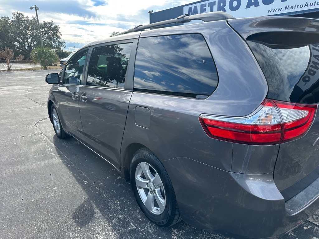Toyota Sienna 5dr 8-Pass Van V6 LE FWD (Natl) 2015