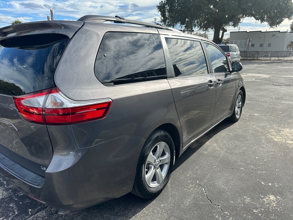 Toyota Sienna 5dr 8-Pass Van V6 LE FWD (Natl) 2015
