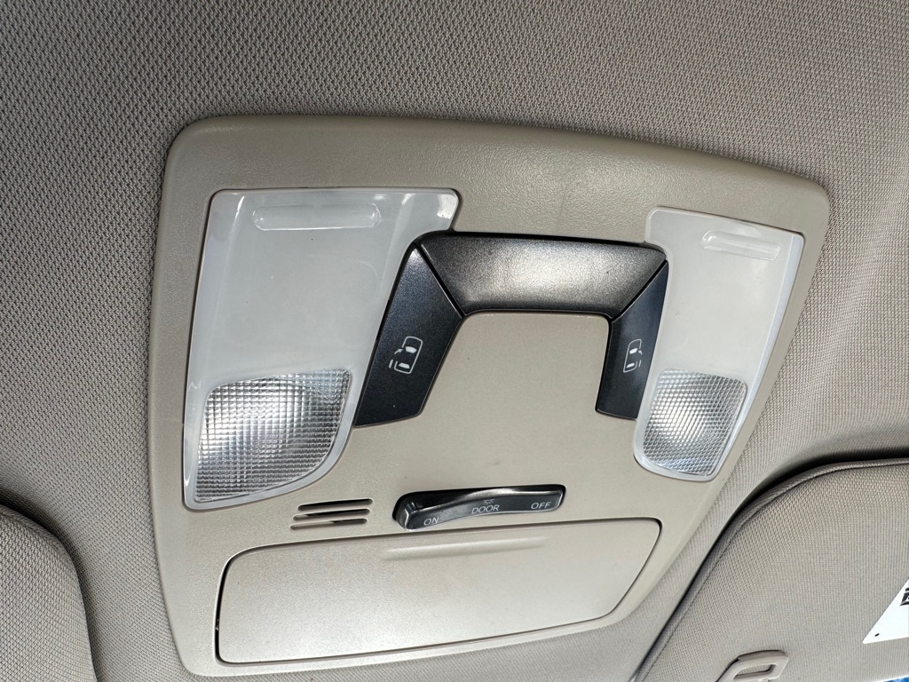 Toyota Sienna 5dr 8-Pass Van V6 LE FWD (Natl) 2015