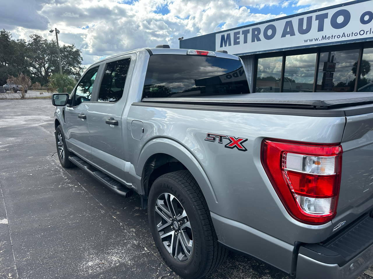 Ford F-150 XL 2WD SuperCrew 5.5' Box 2023