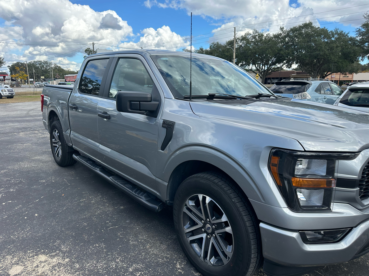 Ford F-150 XL 2WD SuperCrew 5.5' Box 2023