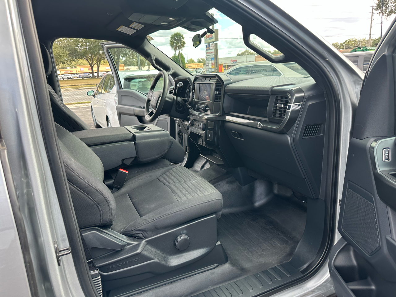 Ford F-150 XL 2WD SuperCrew 5.5' Box 2023