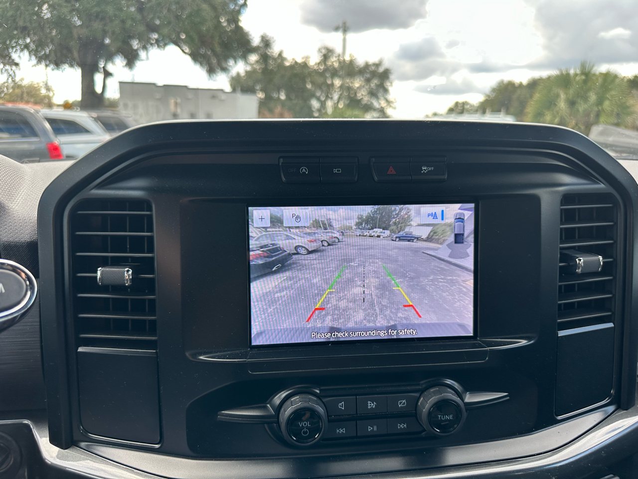 Ford F-150 XL 2WD SuperCrew 5.5' Box 2023