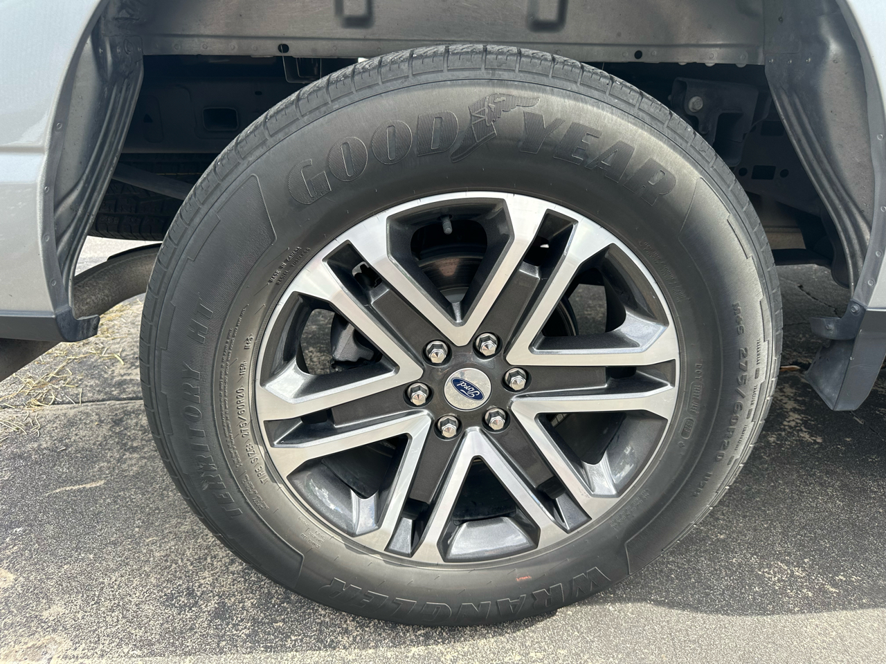 Ford F-150 XL 2WD SuperCrew 5.5' Box 2023