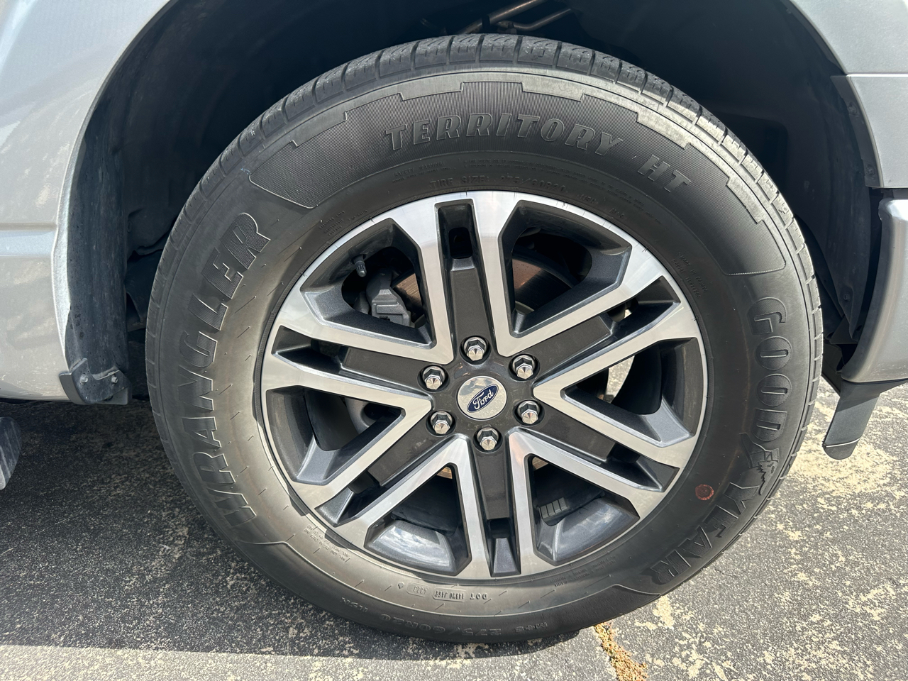 Ford F-150 XL 2WD SuperCrew 5.5' Box 2023