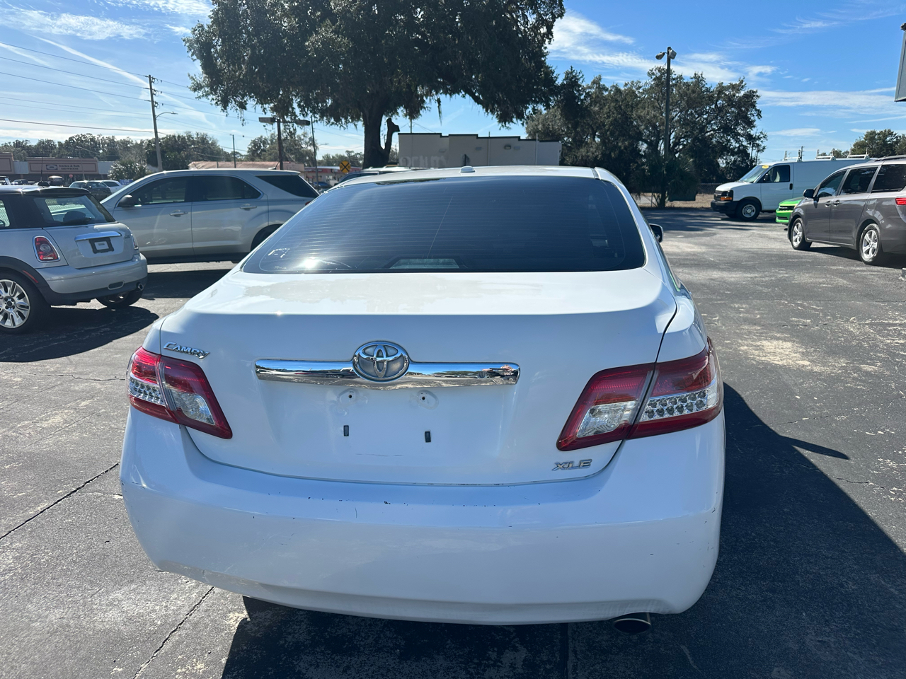 Toyota Camry 4dr Sdn I4 Auto XLE (Natl) 2010