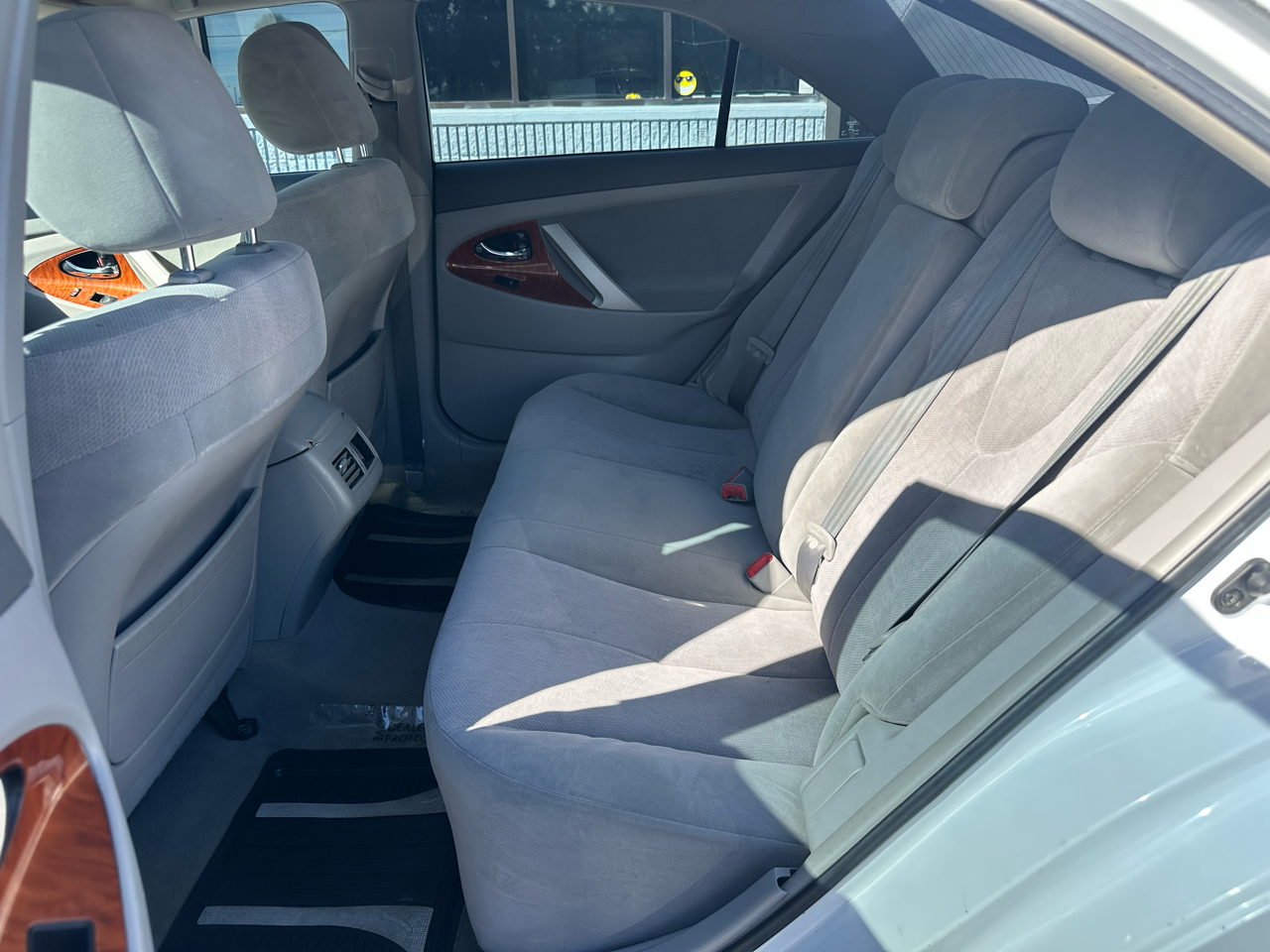 Toyota Camry 4dr Sdn I4 Auto XLE (Natl) 2010