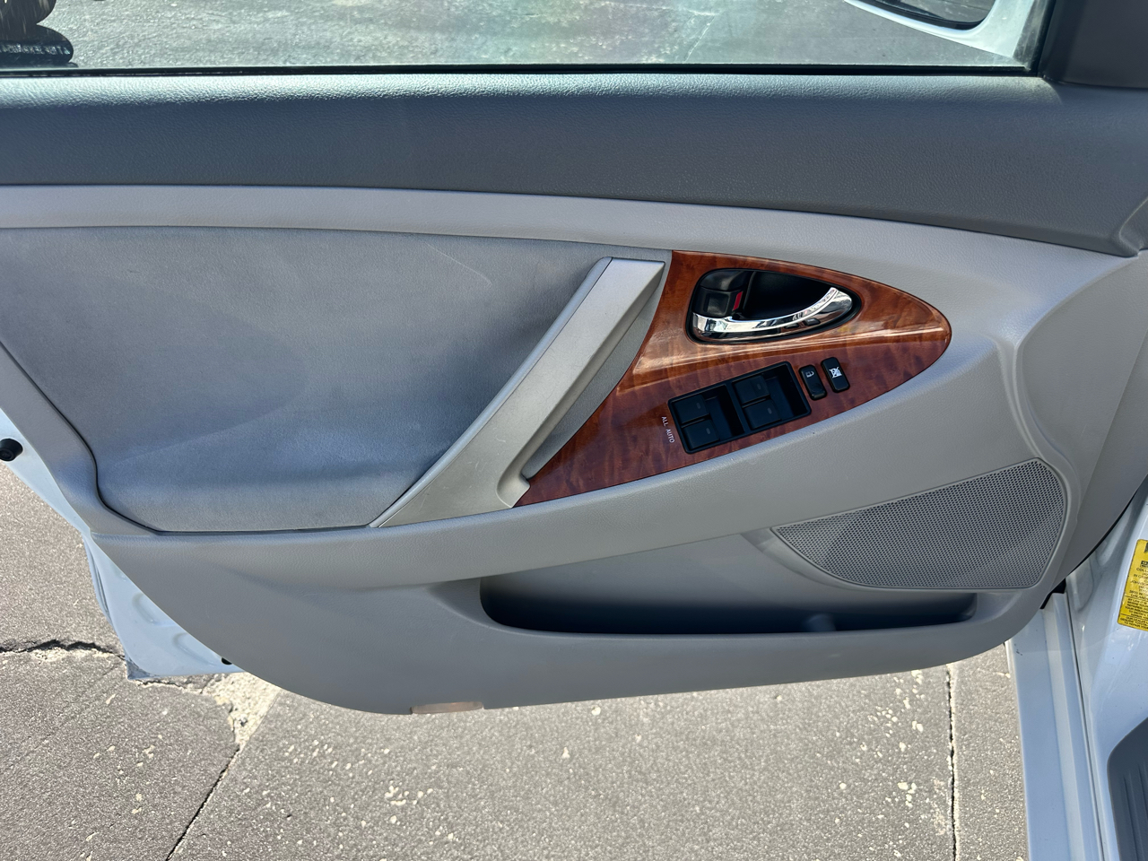 Toyota Camry 4dr Sdn I4 Auto XLE (Natl) 2010