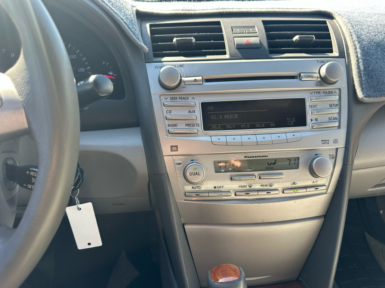 Toyota Camry 4dr Sdn I4 Auto XLE (Natl) 2010