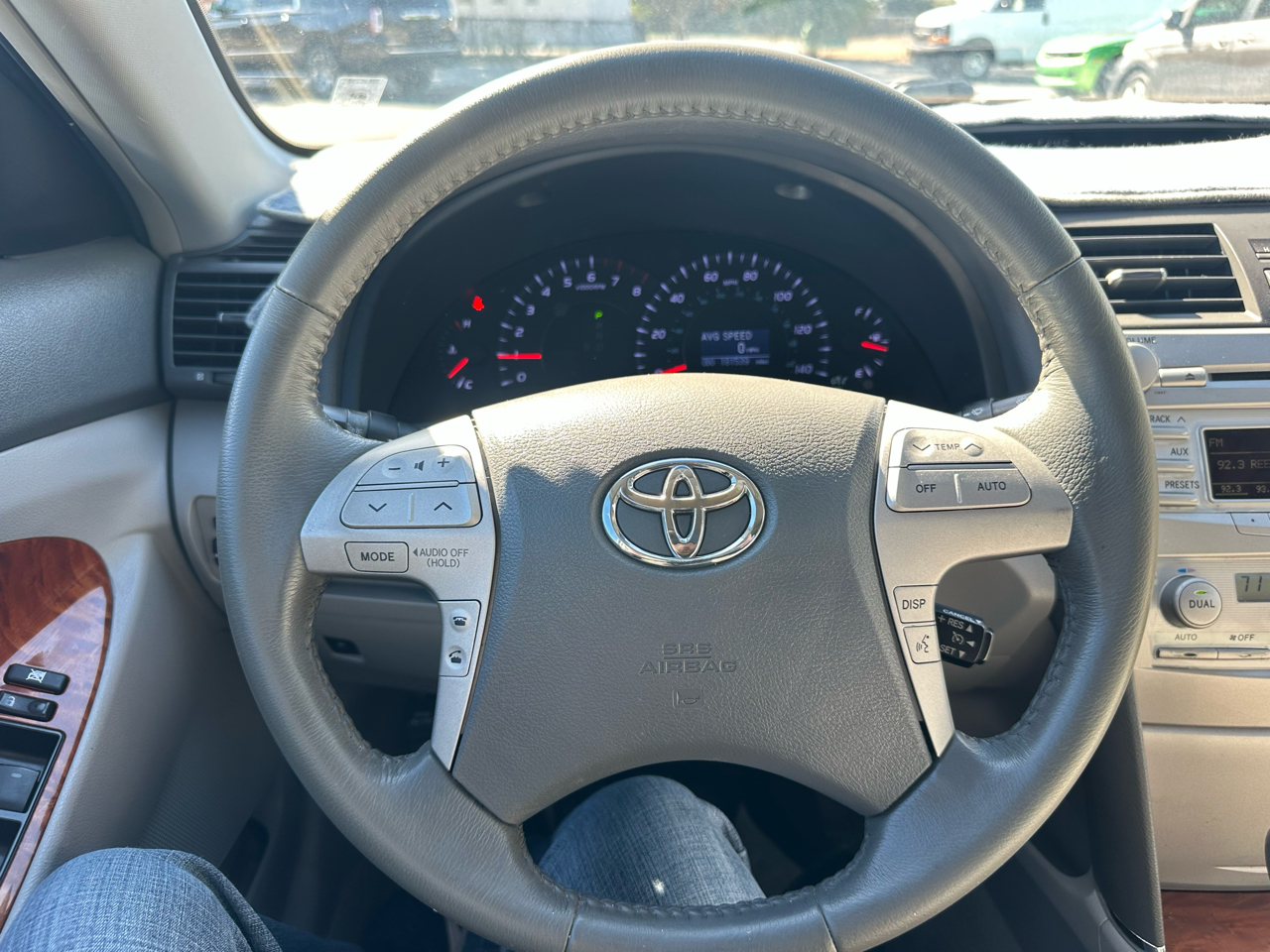 Toyota Camry 4dr Sdn I4 Auto XLE (Natl) 2010