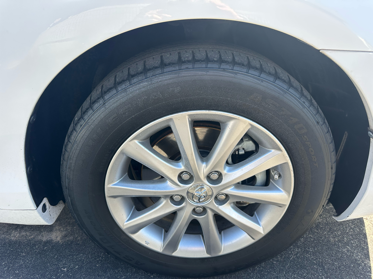 Toyota Camry 4dr Sdn I4 Auto XLE (Natl) 2010